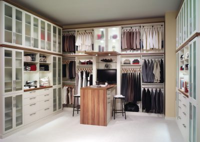 Closet Solutions custom closets, garage cabinets, and storage solutions serving Chattanooga and Knoxville TN area.